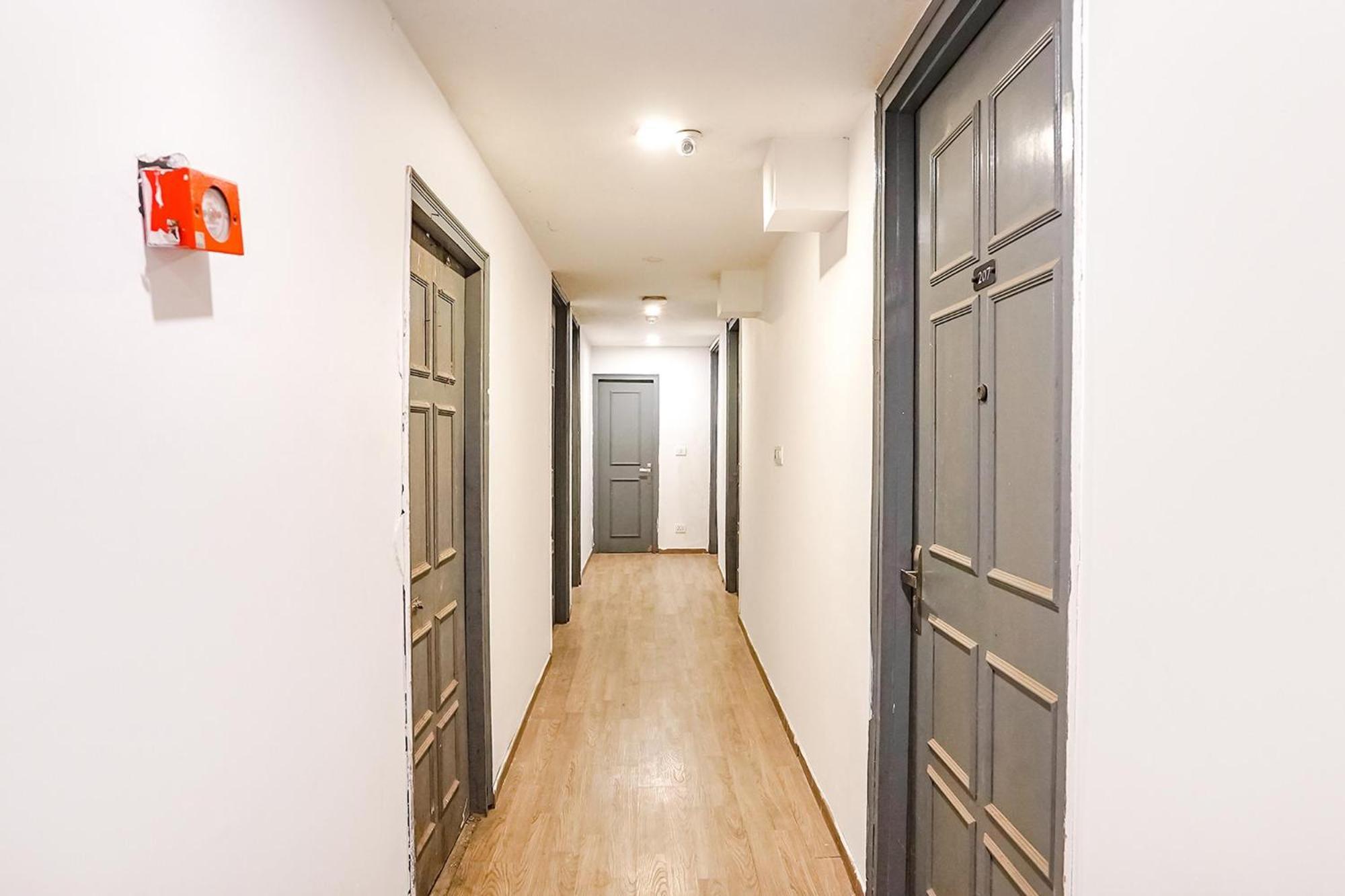 Super Townhouse O Hotel Aditya Residency Near Parthala Over Bridge Sector 121 Noida Indirapuram Exterior foto