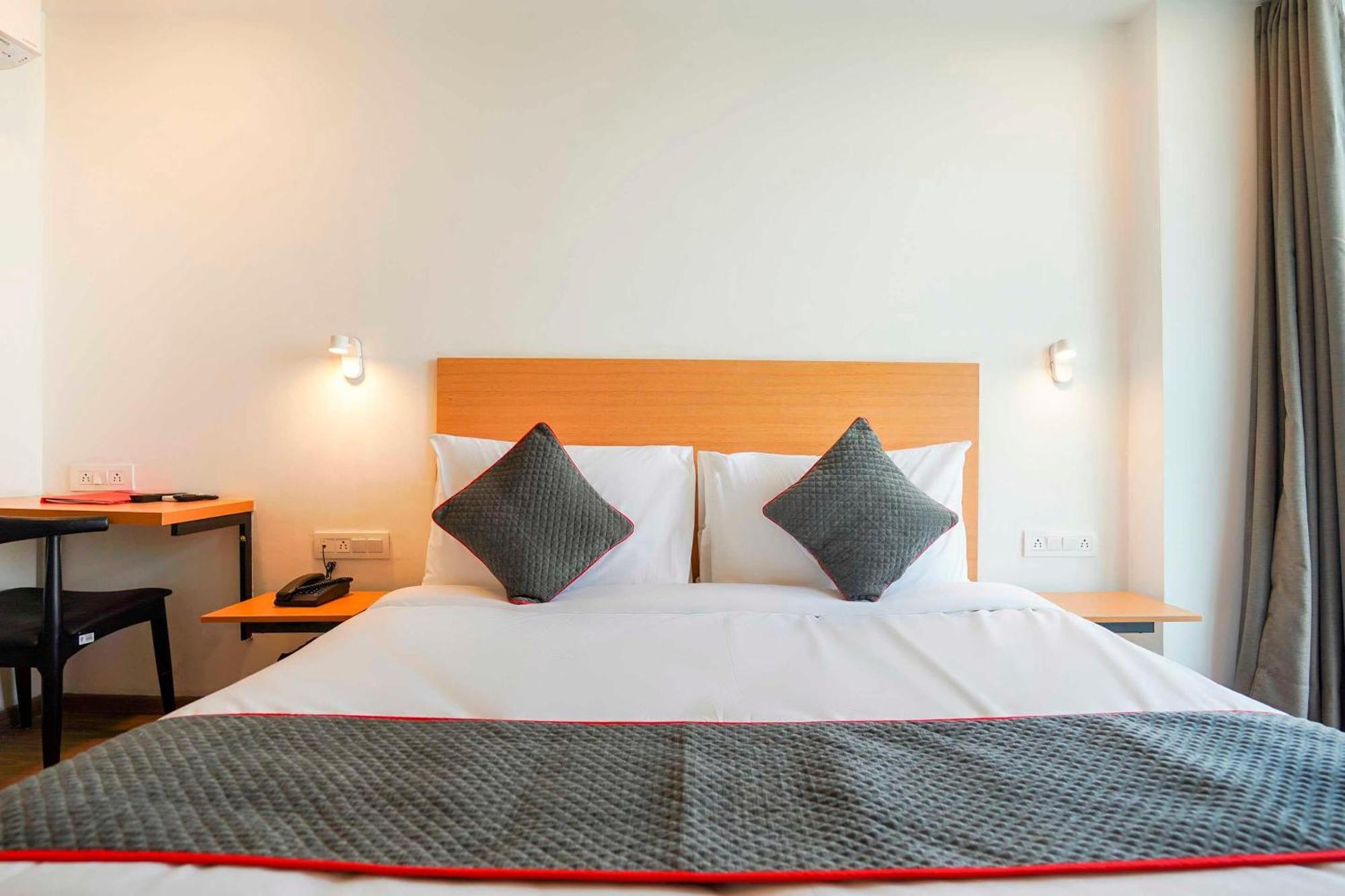 Super Townhouse O Hotel Aditya Residency Near Parthala Over Bridge Sector 121 Noida Indirapuram Exterior foto