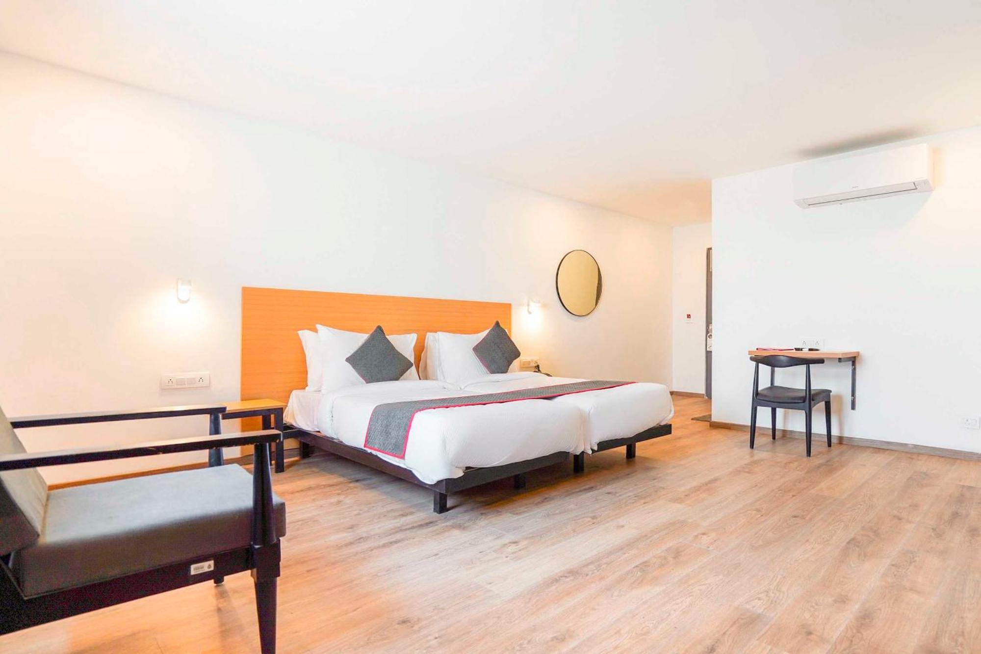 Super Townhouse O Hotel Aditya Residency Near Parthala Over Bridge Sector 121 Noida Indirapuram Exterior foto