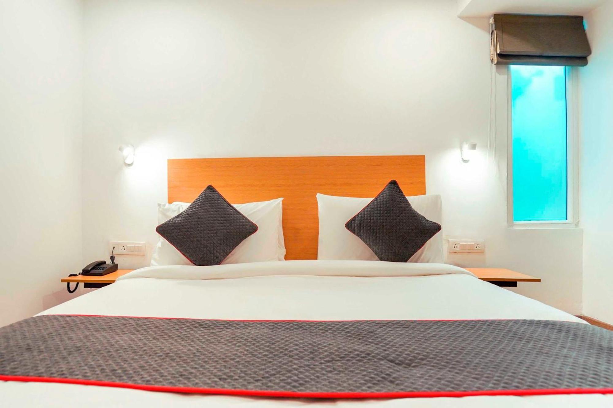 Super Townhouse O Hotel Aditya Residency Near Parthala Over Bridge Sector 121 Noida Indirapuram Exterior foto