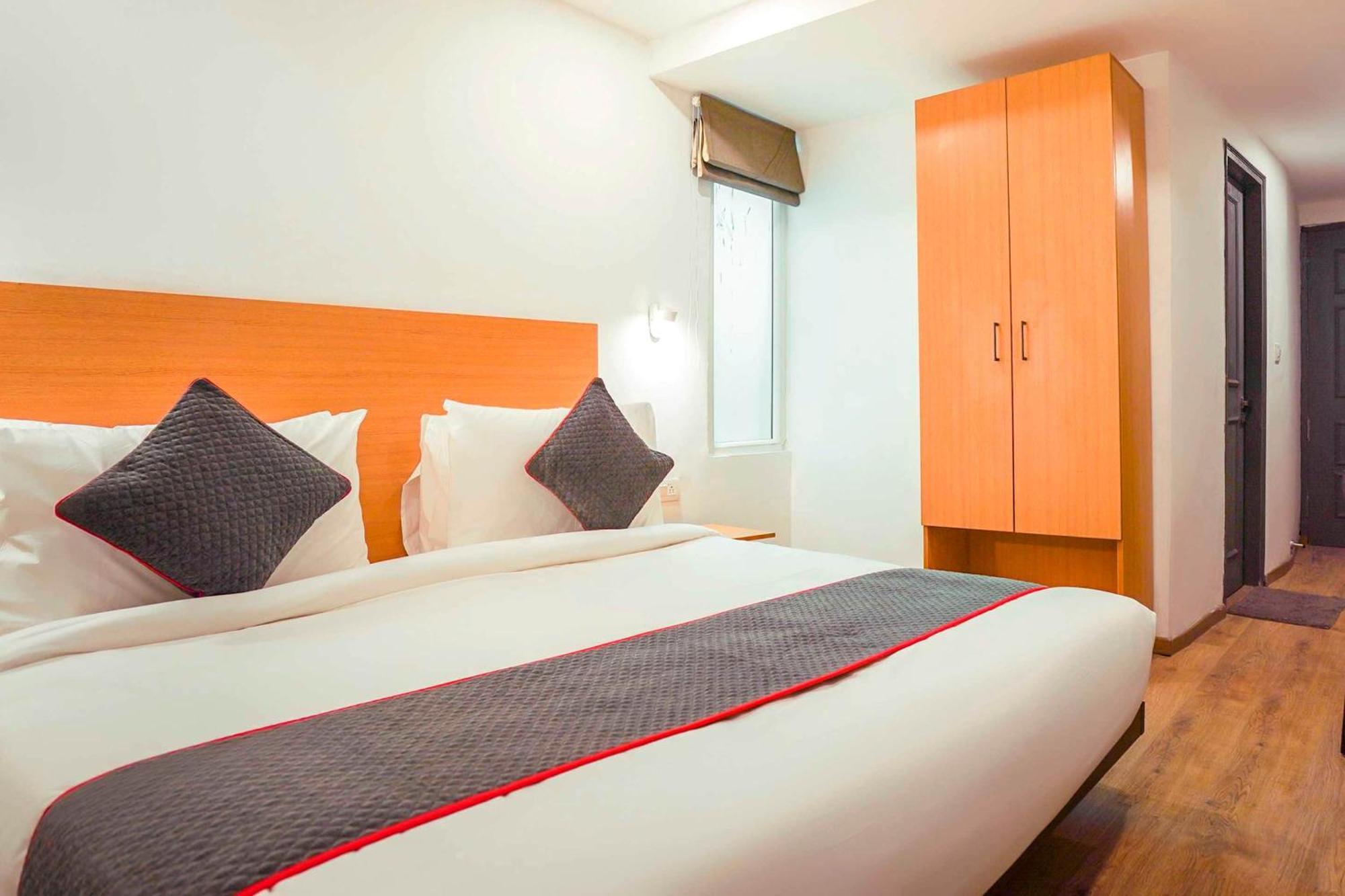 Super Townhouse O Hotel Aditya Residency Near Parthala Over Bridge Sector 121 Noida Indirapuram Exterior foto